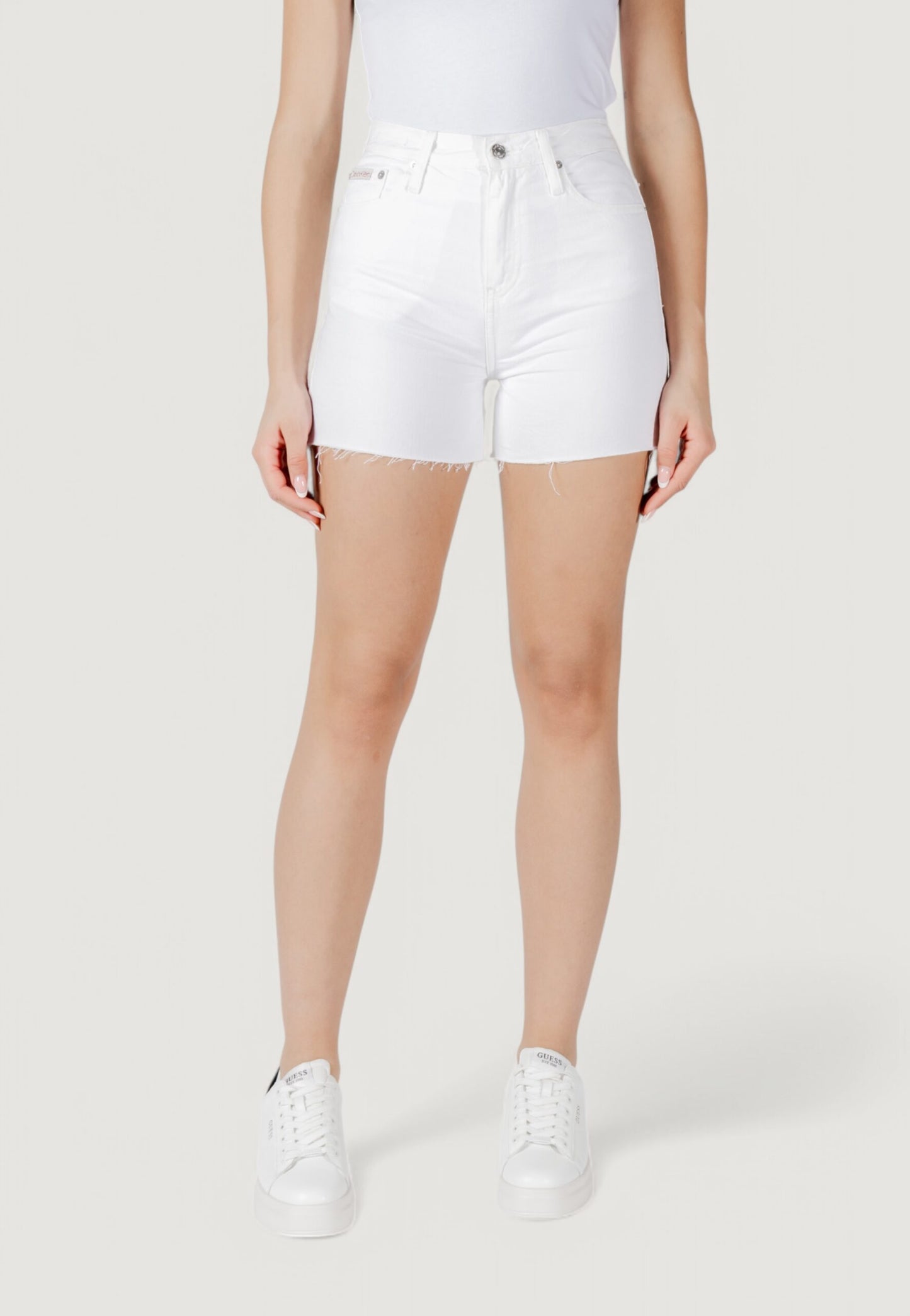 Calvin Klein Jeans - Pantaloncini Mom in jeans - J20J2251531AA