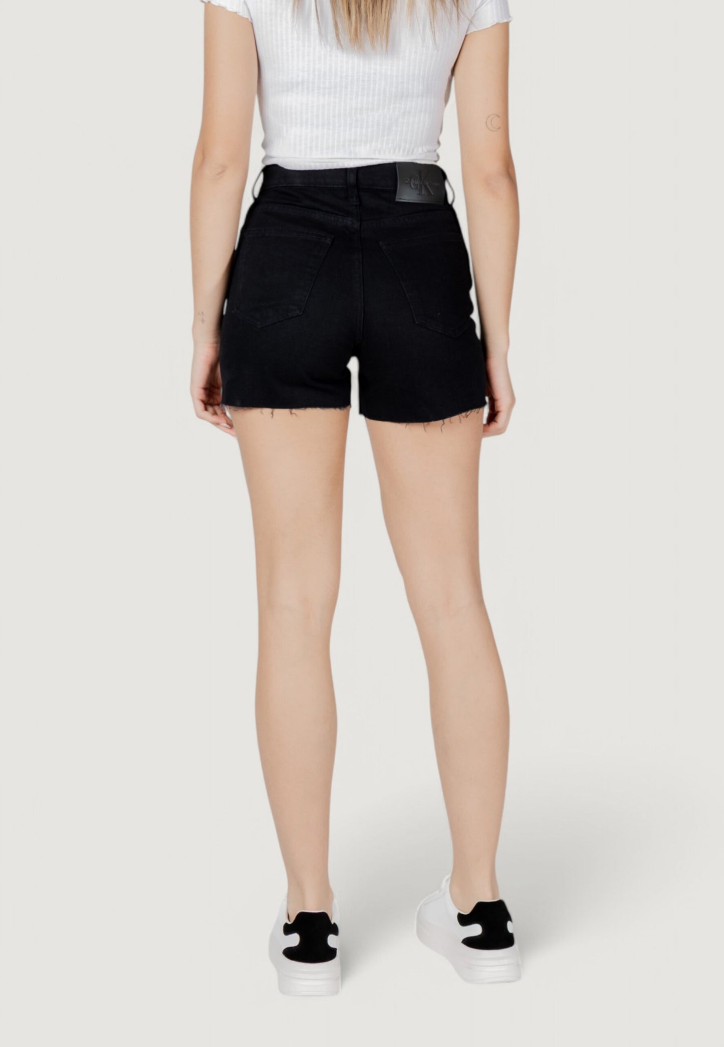 Calvin Klein Jeans - Pantaloncini Mom in jeans - J20J2251541BY