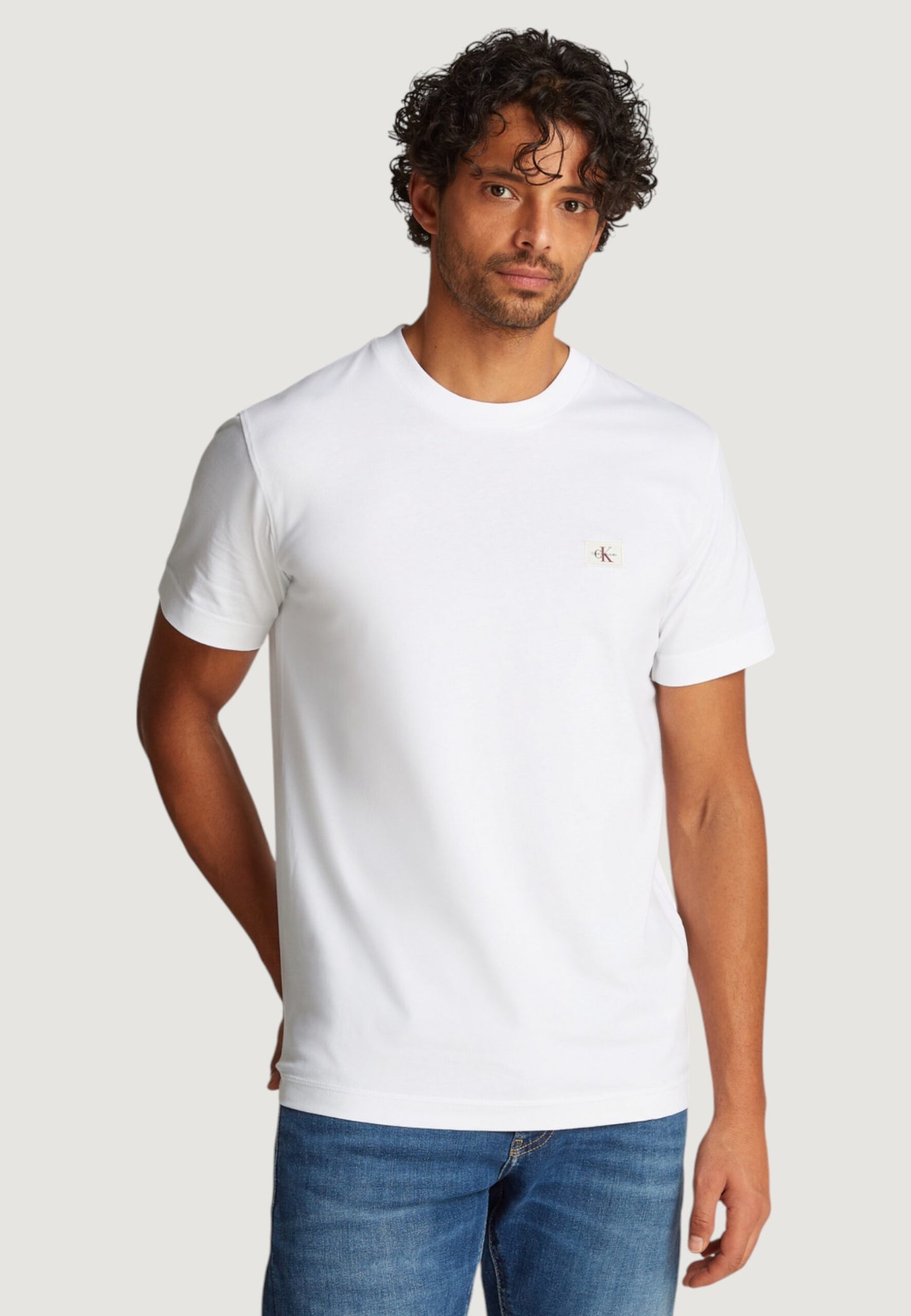 Calvin Klein Jeans - T-shirt in cotone con stemma - J30J327100YAF