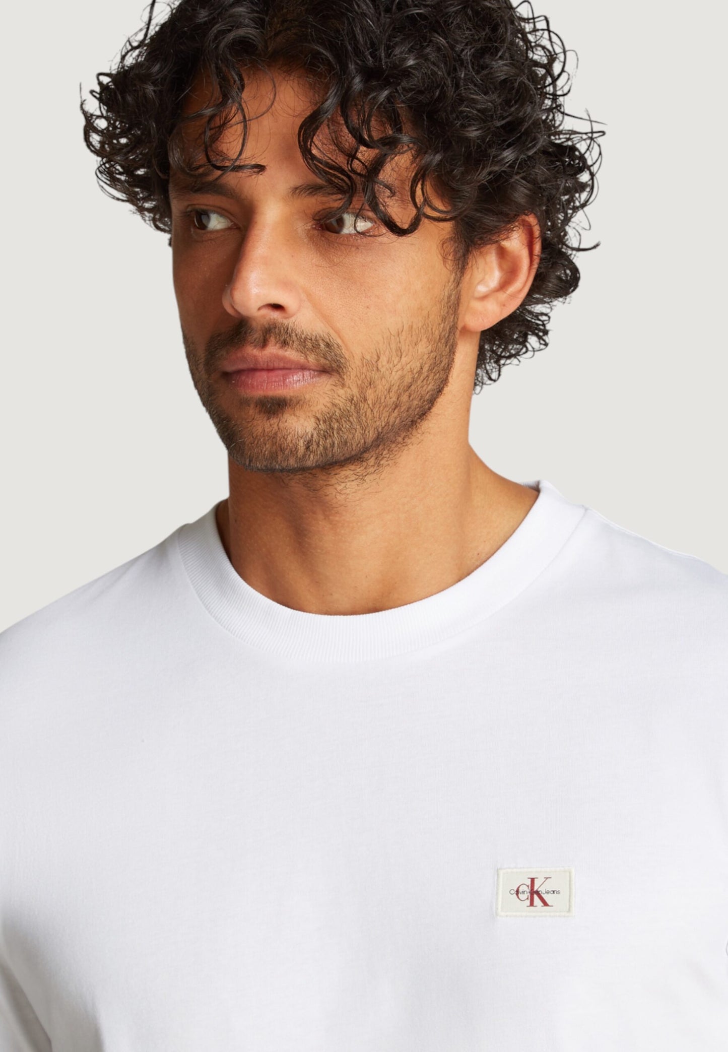 Calvin Klein Jeans - T-shirt in cotone con stemma - J30J327100YAF